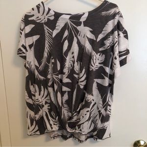 Tryst brand knotted-Front cap-sleeve top.